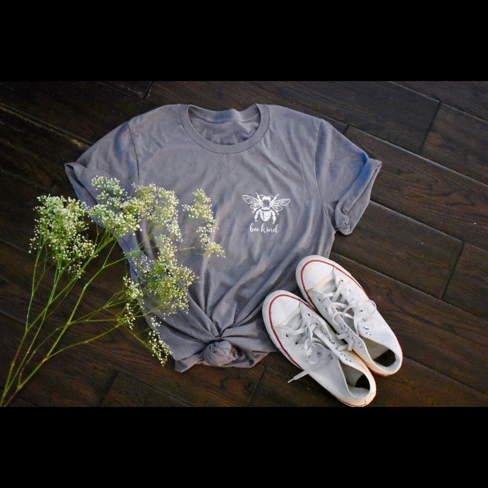 kind heart co Honeybee tee **SUPER RARE FIND**